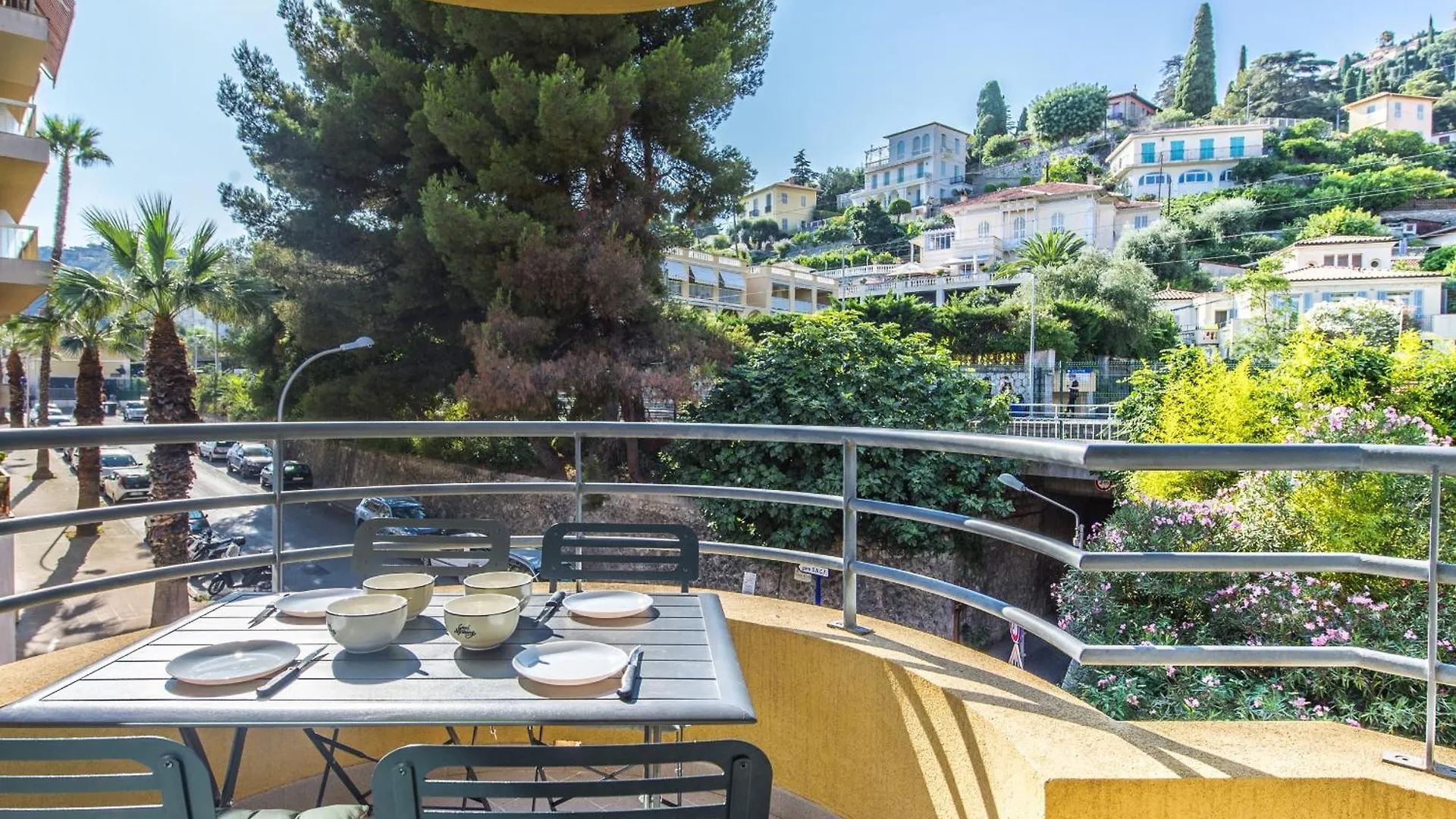 Cocon Vu Sur Le Port De Menton 아파트